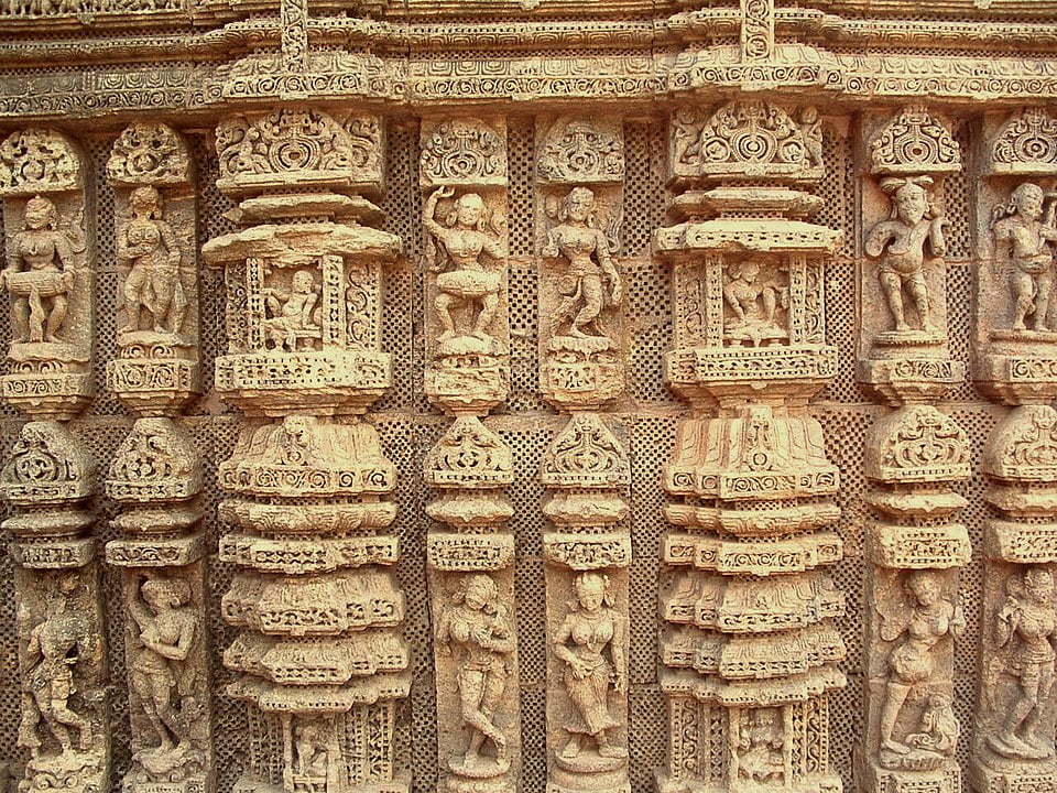 Rock-art-konark-suntemple-kalavad_com